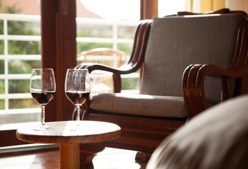 اتاق راحتی با چشمانداز استخر, Iroha Garden Hotel & Resort