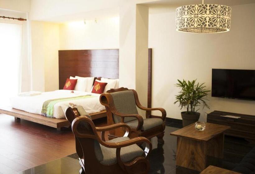 سوئیت با بالکن, Iroha Garden Hotel & Resort