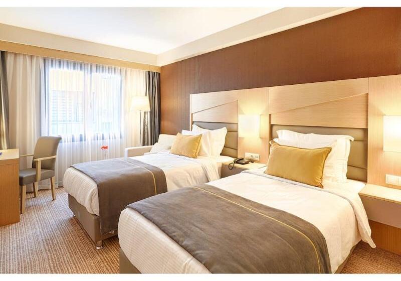 اتاق لوکس با بالکن, Iroha Garden Hotel & Resort