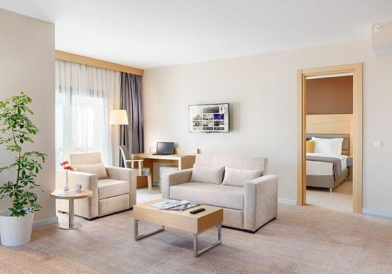 اتاق لوکس با بالکن, Iroha Garden Hotel & Resort