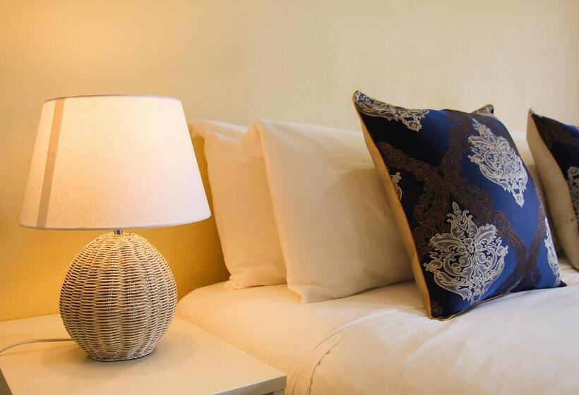 חדר סטנדרט מותאם לאדם עם מוגבלויות, Motel 359