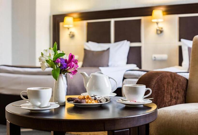 اتاق استاندارد سه نفره, Taurus Hotel & Spa