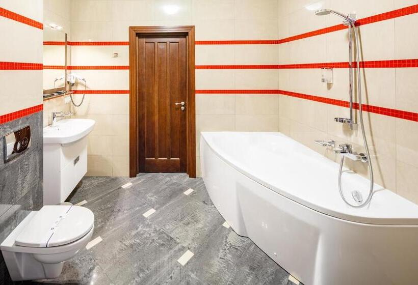 سوییت, Taurus Hotel & Spa