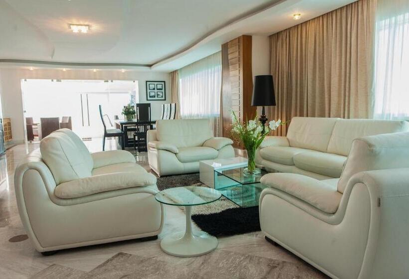 سوئیت رویال, The Penthouse Suites