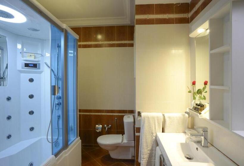 سوییت جونیور, The Penthouse Suites