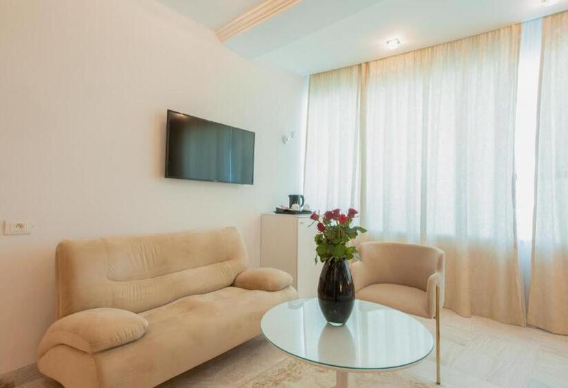 اتاق لوکس, The Penthouse Suites