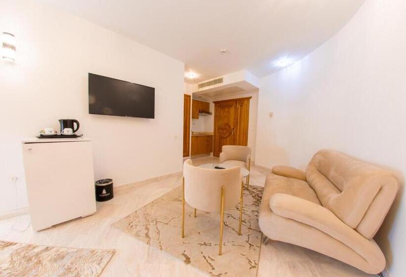 اتاق لوکس, The Penthouse Suites