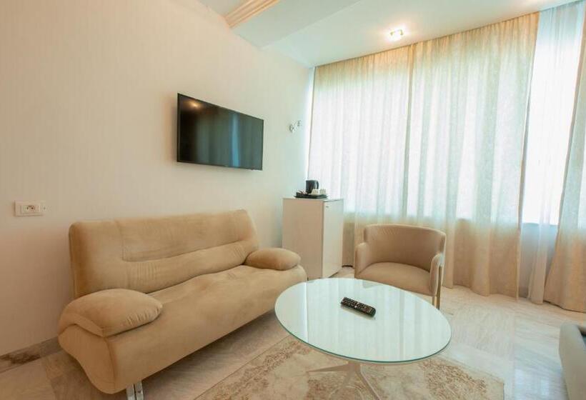 اتاق لوکس, The Penthouse Suites