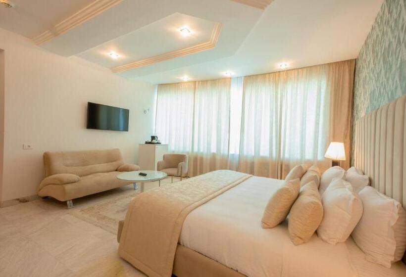 اتاق لوکس, The Penthouse Suites