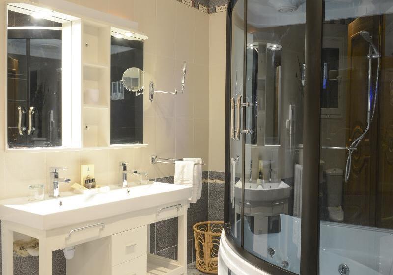 سوییت لوکس, The Penthouse Suites