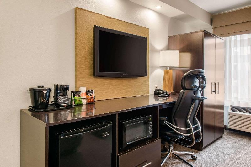 اتاق استاندارد, The Penthouse Suites