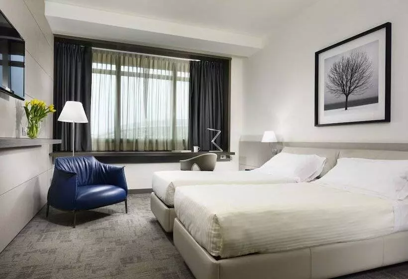 スーペリアトリプルルーム, Unahotels San Vitale Bologna