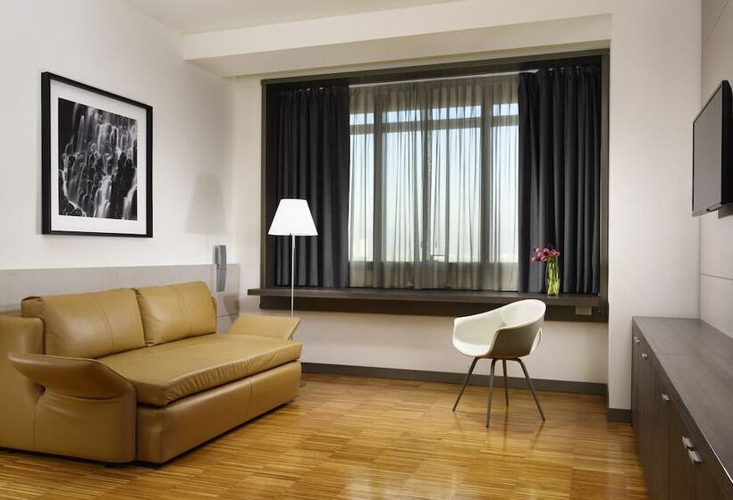 جناح, Unahotels San Vitale Bologna