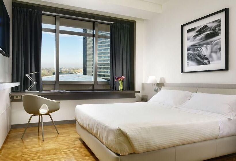 جناح, Unahotels San Vitale Bologna