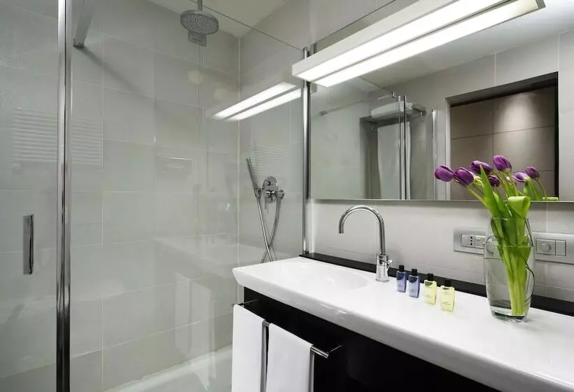 トリプルクラシックルーム, Unahotels San Vitale Bologna