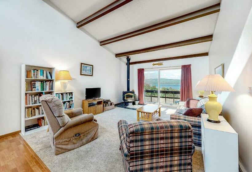 شقة غرفة واحدة, Squaw Village Condo