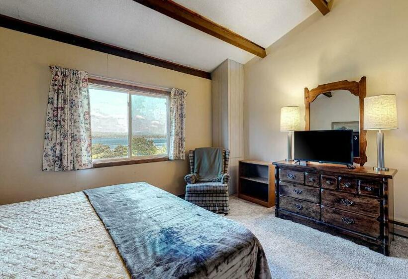 شقة غرفة واحدة, Squaw Village Condo