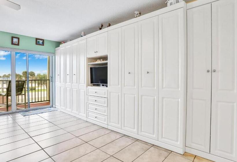 إستوديو قياسى, Mariners Cove 302