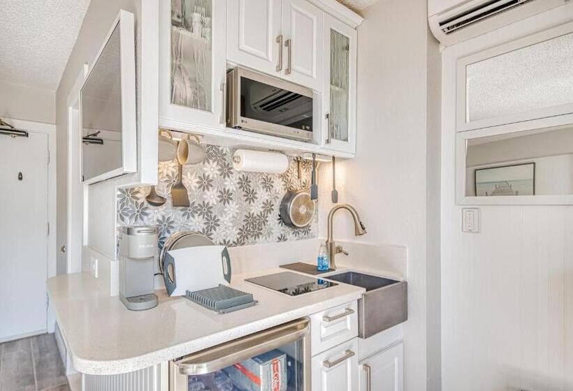 חדר סטודיו סטנדרד, Seashore 93