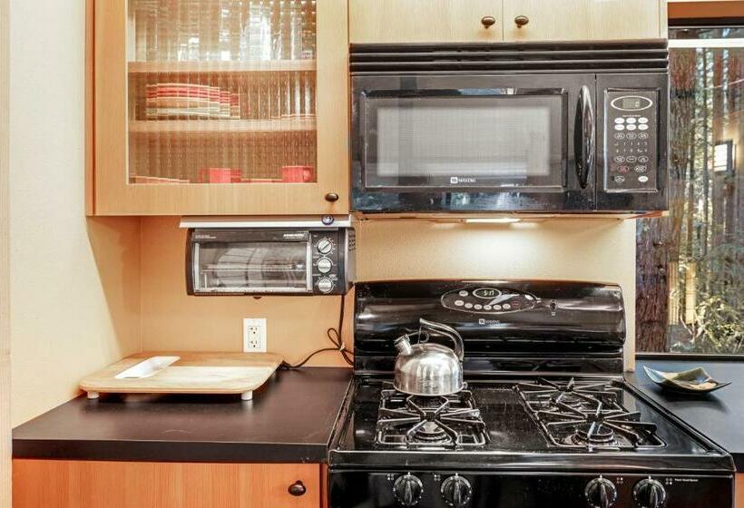 חדר סטודיו סטנדרד, The Tea House