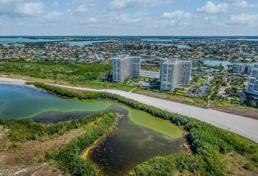 شقة غرفتين, Sunset Dreams