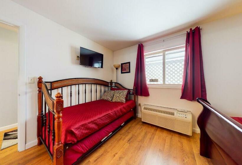 침실 1개 아파트, Lake Winnipesaukee Retreat