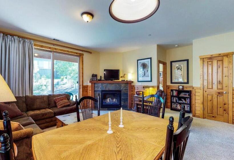 침실 2개 아파트, Boulders Hideout