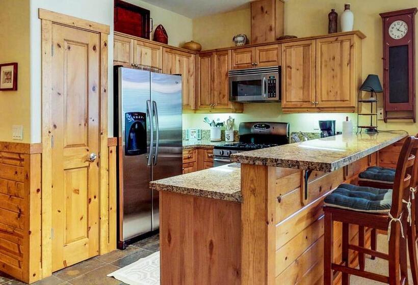 침실 2개 아파트, Boulders Hideout