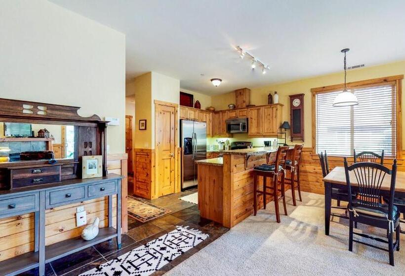 침실 2개 아파트, Boulders Hideout