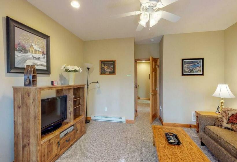 带3个卧室的公寓, Our Heart S Desire