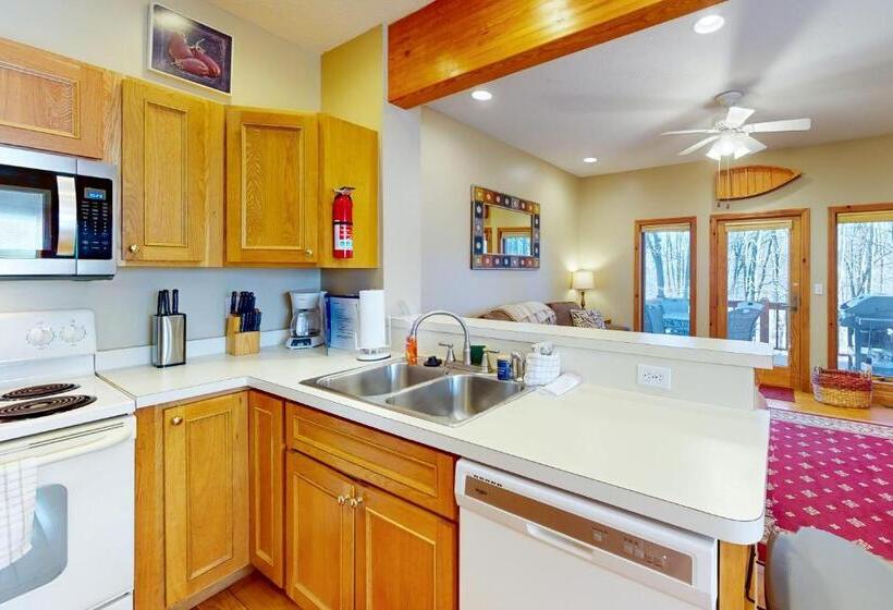 带3个卧室的公寓, Our Heart S Desire