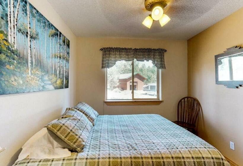 آپارتمان 3 خوابه, Painted Pony Cabin