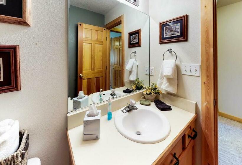 آپارتمان 3 خوابه, Painted Pony Cabin