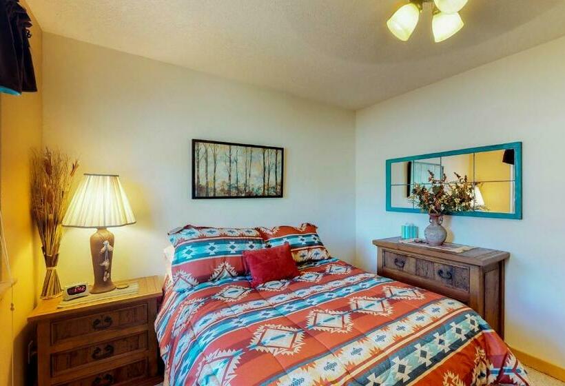 آپارتمان 3 خوابه, Painted Pony Cabin