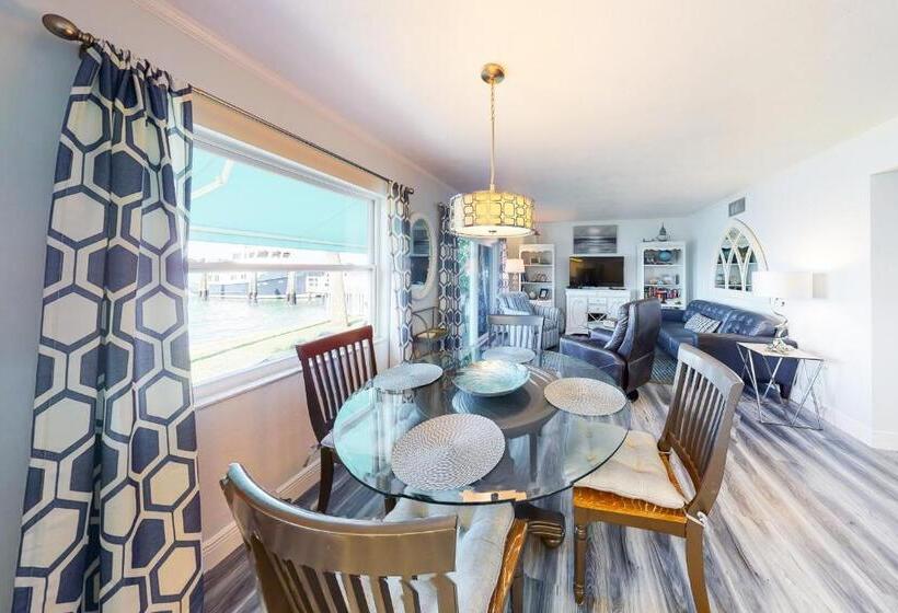 Апартаменты 2 Спальни, Malyn Resort Unit 124