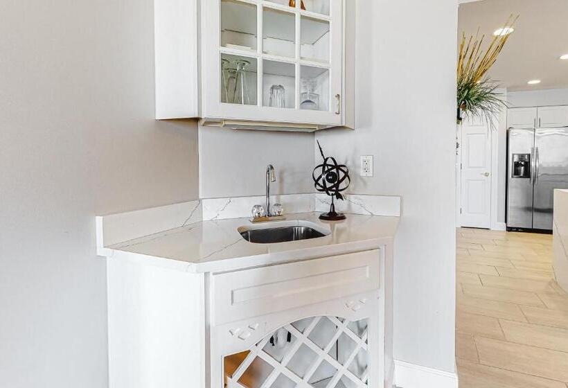 침실 3개 아파트, Ocean S Edge 302