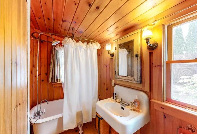 스탠다드 스튜디오, Wellhouse Cottage