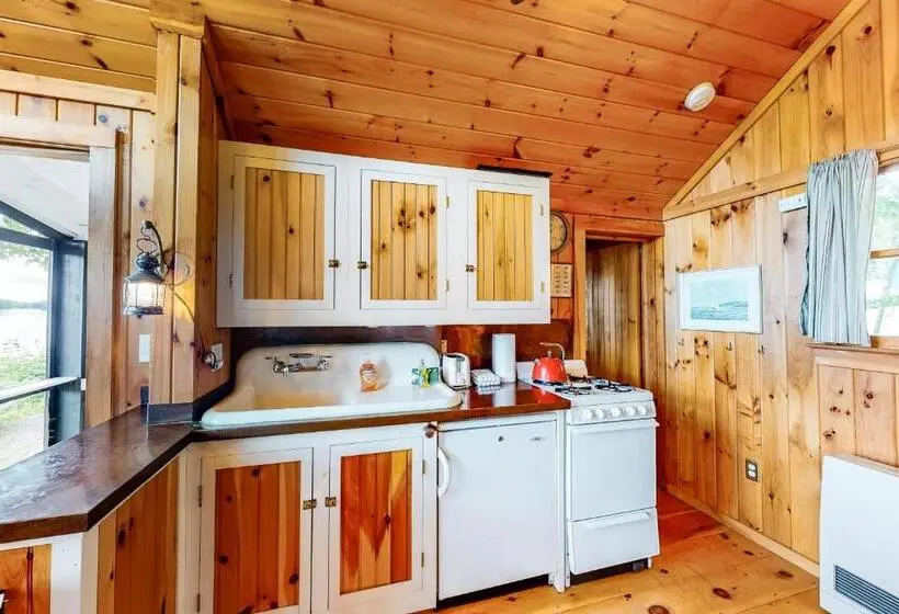スタンダードスタジオ, Wellhouse Cottage
