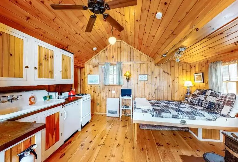 スタンダードスタジオ, Wellhouse Cottage