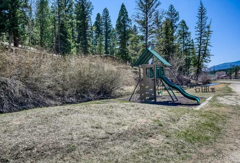 شقة غرفتين, Creekside Serenade