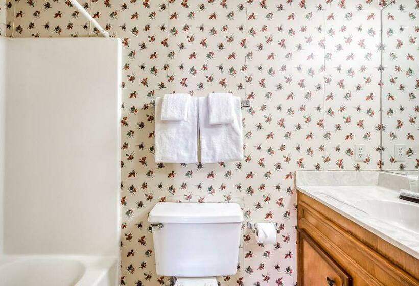 شقة غرفتين, Creekside Serenade