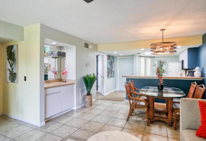 带2个卧室的公寓, Modern Palm Paradise