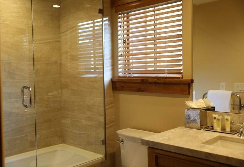 Standard-studio, Studio Hotel Room By Redawning