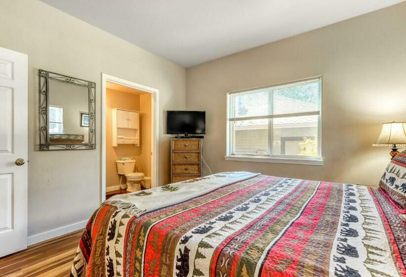 آپارتمان 2 خوابه, Woodpecker Lookout