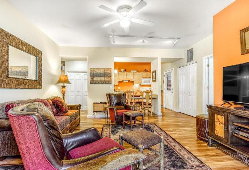 آپارتمان 2 خوابه, Woodpecker Lookout