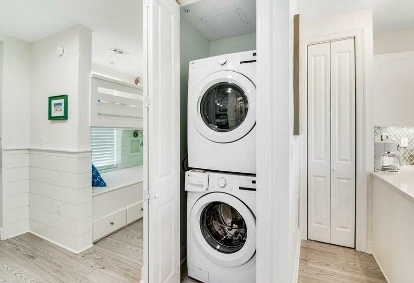 شقة غرفتين, Gulf Place Residence 205  Let The Sea Set You Free