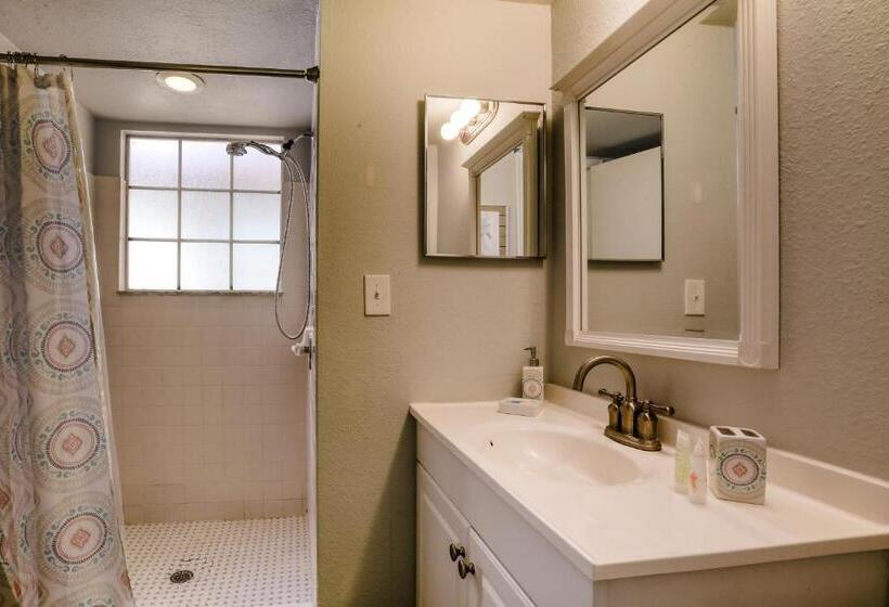 דירת שלושה חדרים, The Royal Respite