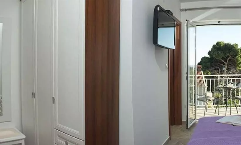 اتاق استاندارد با بالکن و چشم‌انداز دریا, Apartments Milka & Miho