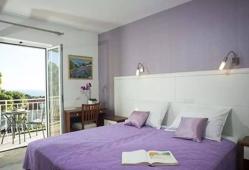 اتاق استاندارد با بالکن و چشم‌انداز دریا, Apartments Milka & Miho