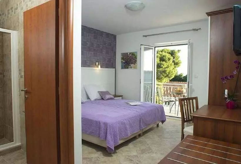 اتاق استاندارد با بالکن و چشم‌انداز دریا, Apartments Milka & Miho